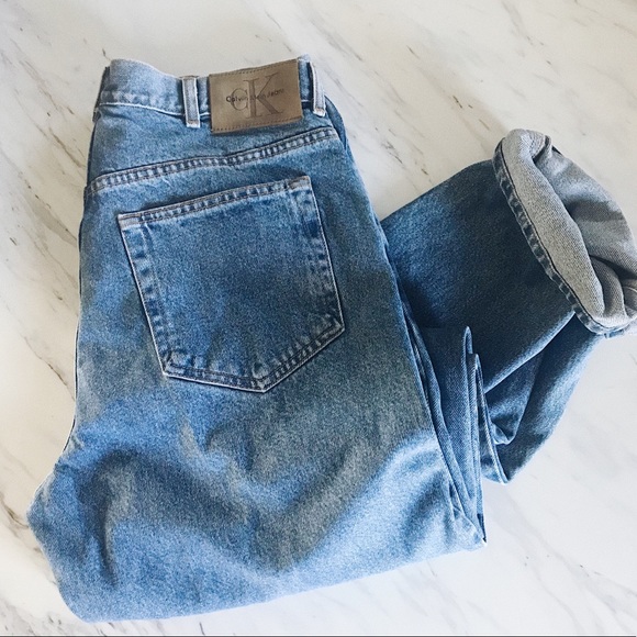 ✨SOLD✨ | Rare Vintage CK Stone Wash Mom Jeans - Picture 2 of 8